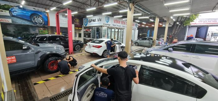Xưởng dịch vụ hiện đại tại Garage Vĩnh Yên