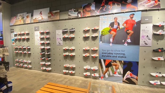 Không gian trưng bày ấn tượng tại Adidas Vincom Biên Hòa