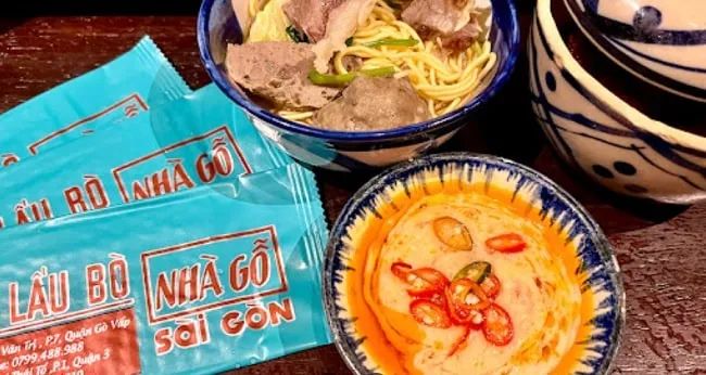 Lẩu bò Nhà gỗ - Sài Gòn