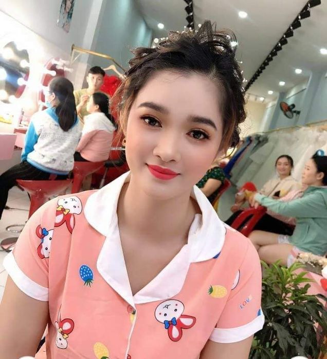 Áo cưới Khương Lê Bridal Make up ảnh 1