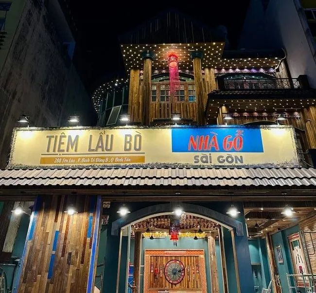 Lẩu bò Nhà gỗ - Sài Gòn