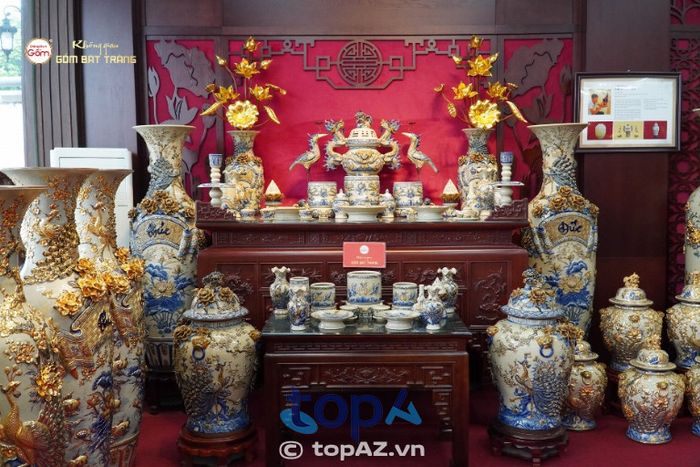 Không Gian Gốm Bát Tràng - Địa chỉ vàng cho không gian thờ tự tại TP.HCM