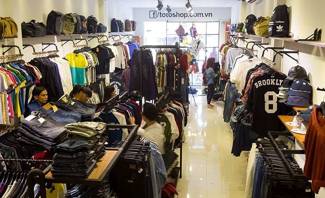 Không gian mua sắm tại Toto Shop rất hiện đại và thoải mái, mang lại trải nghiệm tuyệt vời cho mọi khách hàng khi ghé thăm.