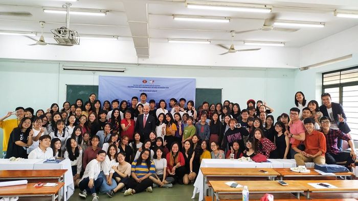 Trường Đại học Khoa học Xã hội và Nhân văn - Đại học Quốc gia Tp. HCM hình ảnh 2
