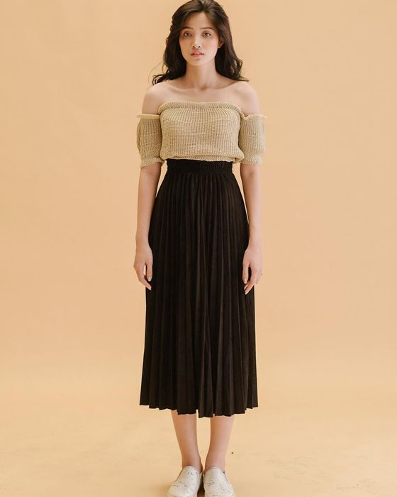 Lookbook – Thương hiệu thời trang nổi bật cho những cô nàng yêu thích sự thanh lịch và hiện đại