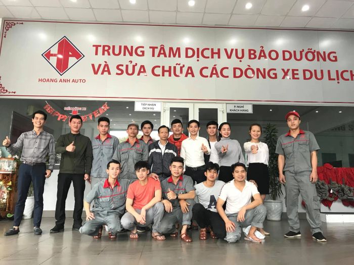 Hình ảnh xưởng dịch vụ chuyên nghiệp tại Auto Hoàng Anh