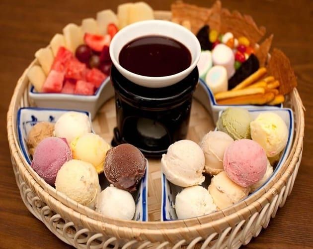 Kem tươi mát lạnh chính là cứu tinh không thể thiếu của giới trẻ Sài Thành trong những ngày nắng nóng đỉnh điểm.