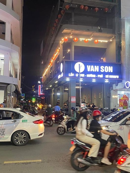 Vạn Sơn Lẩu - Nơi hội tụ tinh hoa ẩm thực lẩu Việt