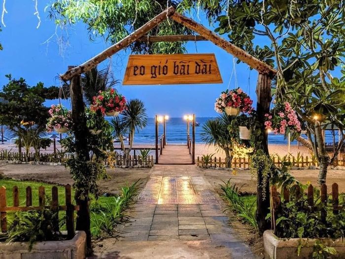 Những khoảnh khắc đáng nhớ tại Eo Gió - Bãi Dài