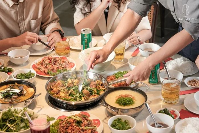 Góc ảnh chân thực về không gian ẩm thực tại Chả cá Hàng Sơn