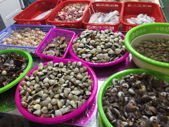 Không gian bày bán hải sản tươi sống tại Hải Sản Diệp Cửa Hội
