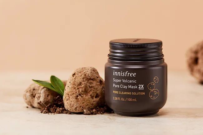 Hình ảnh mặt nạ đất sét Innisfree Super Volcanic - sản phẩm làm sạch từ tinh chất núi lửa