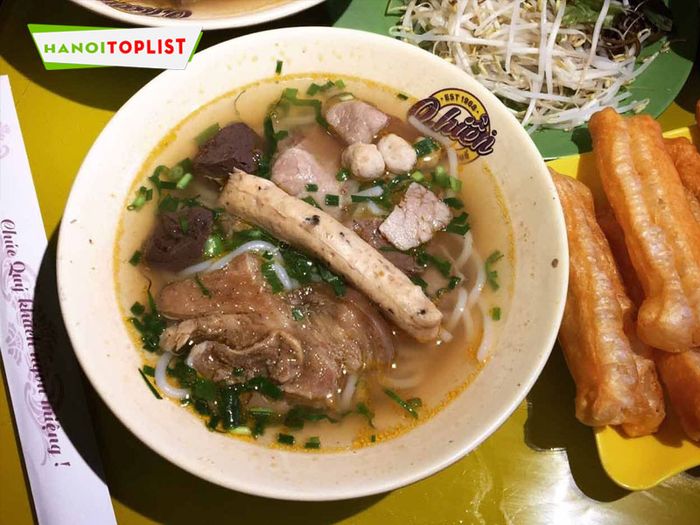 trai-nghiem-bun-bo-gio-heo-ngon-chuan-vi-tai-o-hien-2-Mytour