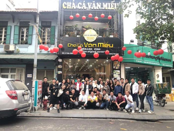 Không gian ẩm thực Chả Cá Văn Miếu qua góc ảnh chân thực