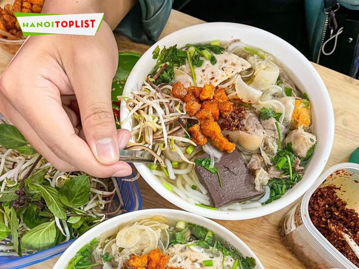 trai-nghiem-bun-bo-an-cuu-doc-dao-Mytour