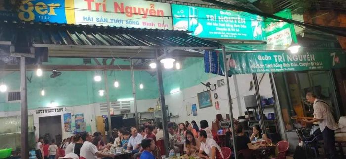 Không gian sang trọng tại Hải sản Trí Nguyễn