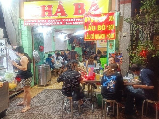 Quán Chà Bá – Một trong những quán ăn mang đậm chất riêng, không thể bỏ qua.