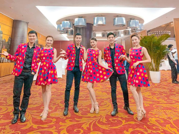 Bộ sưu tập áo dài biểu diễn đẹp mắt tại Cao Tùng - Ảnh 2