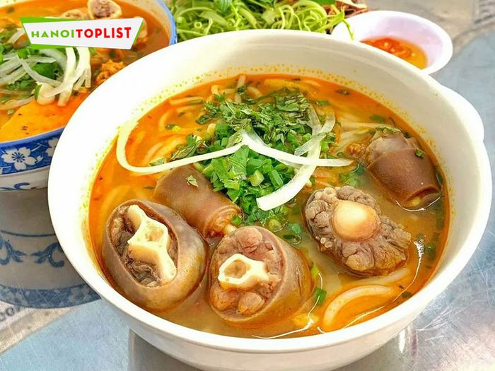 trai-nghiem-bun-bo-anh-cuong-dam-da-huong-vi-Mytour