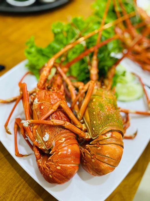 Hình ảnh Nhà hàng Bến Thủy - Không gian sang trọng bên bờ biển