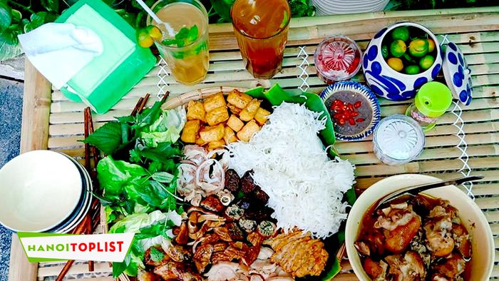 bun-dau-trung-huong-ha-noi