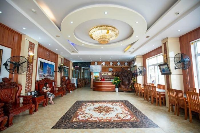 Ảnh 2 - Không gian phòng nghỉ sang trọng với view biển tại Nhân Đức Hotel