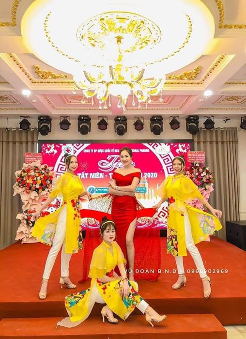 Bộ sưu tập trang phục dạ hội sang trọng tại Đặng Thu Hà - Ảnh 2