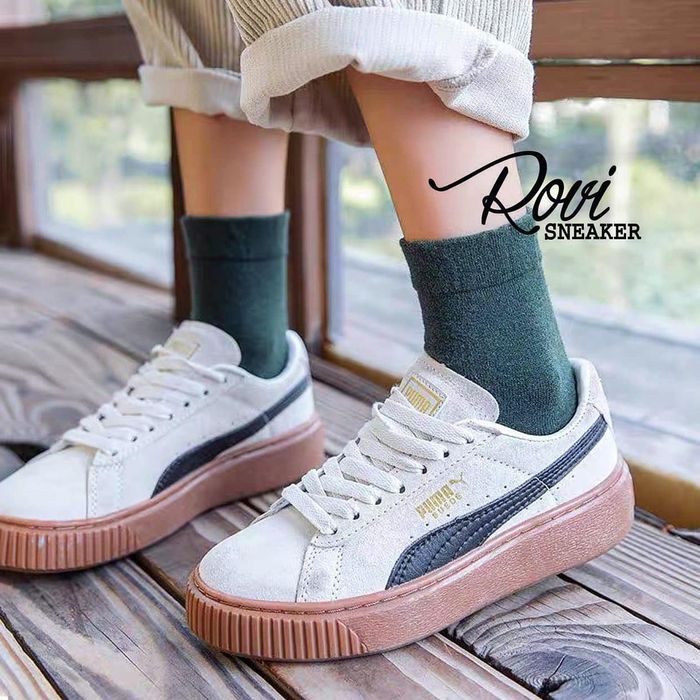 Rovi Shoes Store - Hình ảnh 1: Không gian trưng bày hiện đại, sang trọng