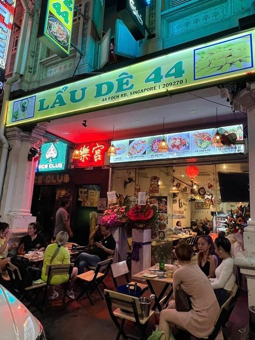 Lẩu Dê 44 – Quán lẩu dê nổi tiếng với hương vị đậm đà, chất lượng vượt trội.