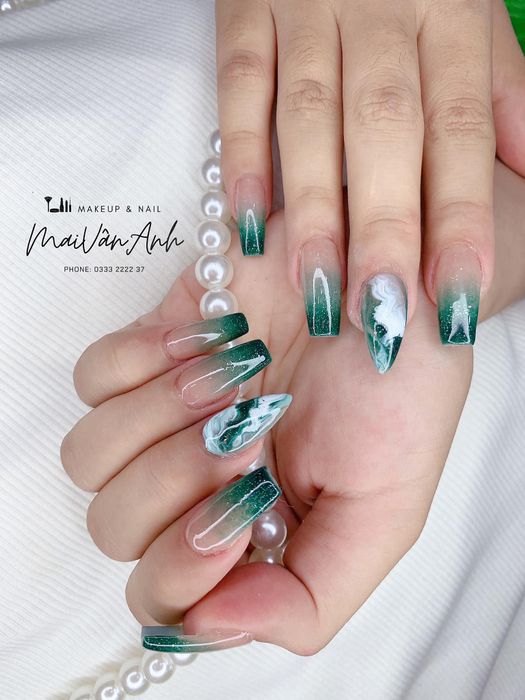 Nail Mai Vân Anh ảnh 1 - Khoảnh khắc ghi lại những đôi tay khéo léo đang tạo nên tác phẩm nghệ thuật