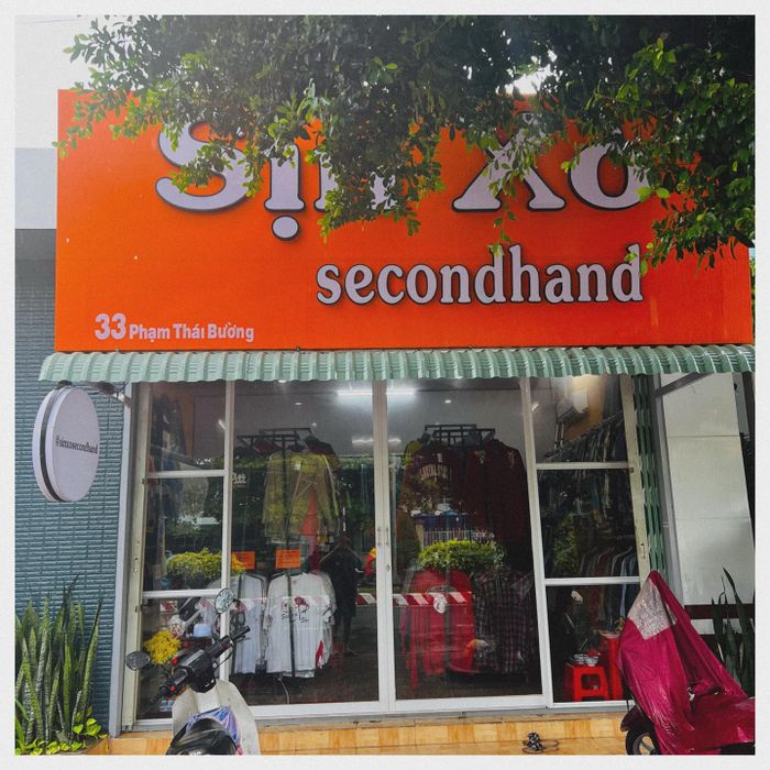 Sịn Xò Secondhand - Góc check-in đậm chất vintage