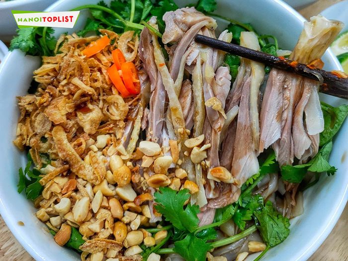 trai-nghiem-pho-ga-tron-ha-noi-Mytour