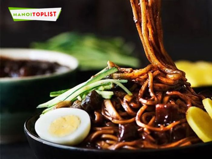 kimbap-jung-mi-tron-tuong-den-chuan-vi-han-Tripi