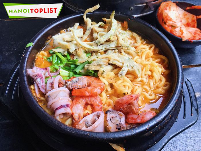 my-tay-to-mi-cay-ha-noi-hot-nhat-Tripi