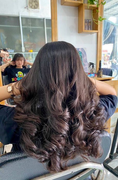 Không gian sang trọng và hiện đại tại Salon Lisa Quyên