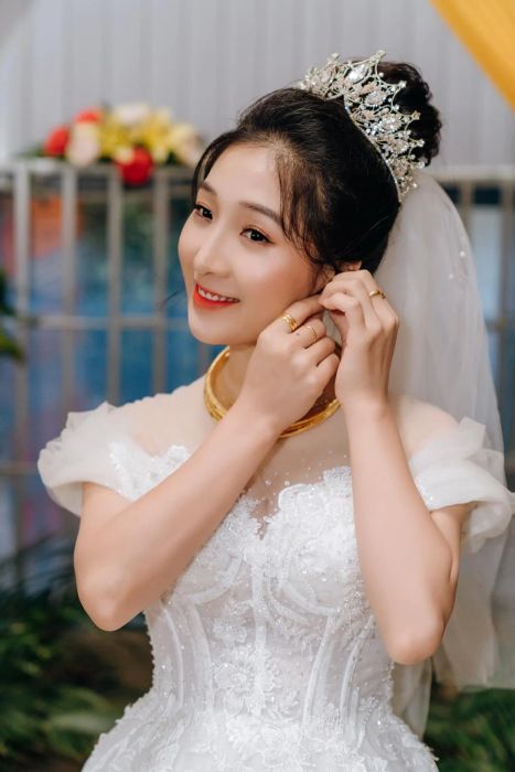 Hình ảnh trang điểm cô dâu tại LongTran Wedding