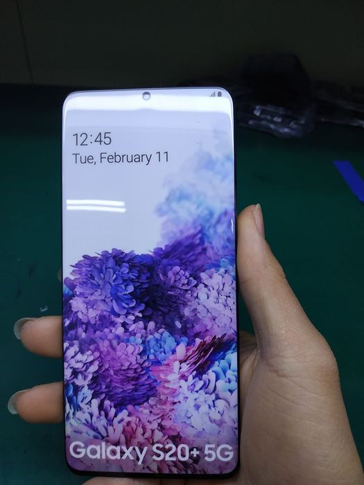 Hình ảnh linh kiện chính hãng tại xưởng sửa chữa MaxMobile
