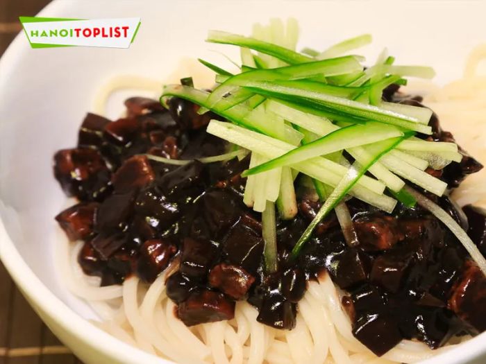 Rak’n Wok – Mì trộn tương đen ngon nhất Hà Nội