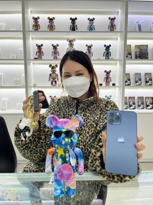 Du Uyên Mobile ảnh 2 - Không gian trải nghiệm sản phẩm chuyên nghiệp