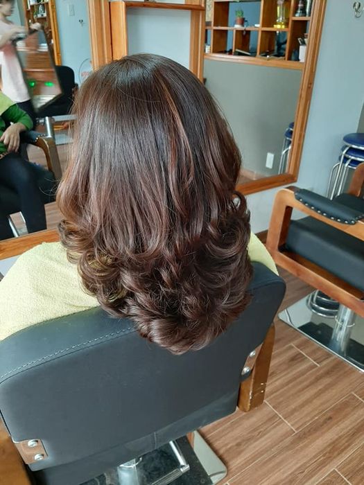 Không gian hiện đại và ấm cúng tại Hair Salon Quân