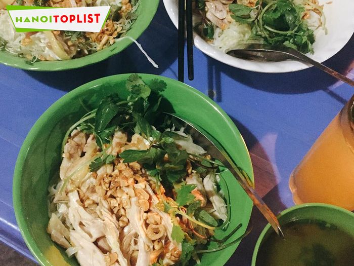 quan-pho-ga-tron-ma-may-Tripi