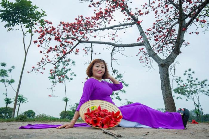 Nhà thơ Phạm Thị Hồng Thu - ảnh 1