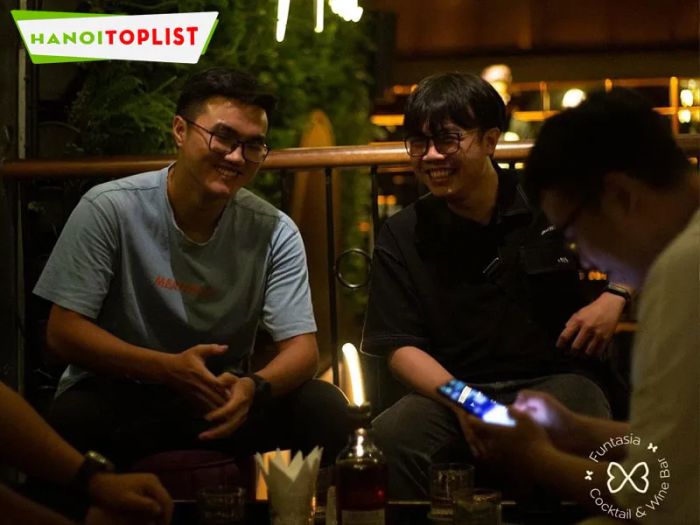 funtasia-cocktail-wine-bar-diem-hen-voi-nhieu-dieu-thu-vi-va-doc-dao-2-Mytour