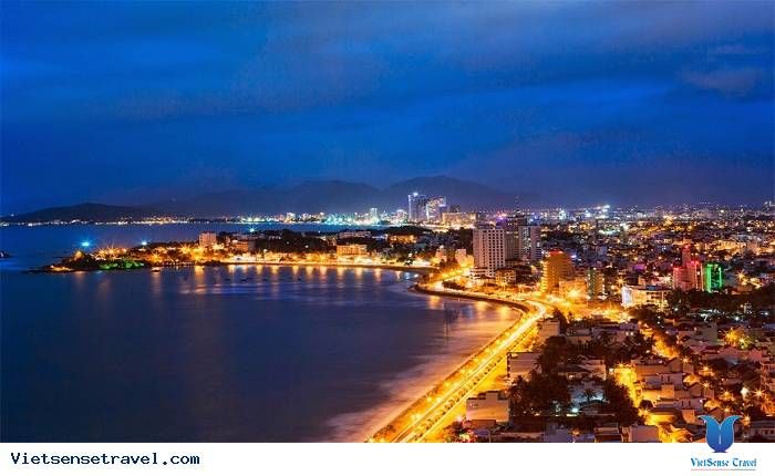 Nha Trang rực rỡ dưới màn đêm yên bình ảnh 1