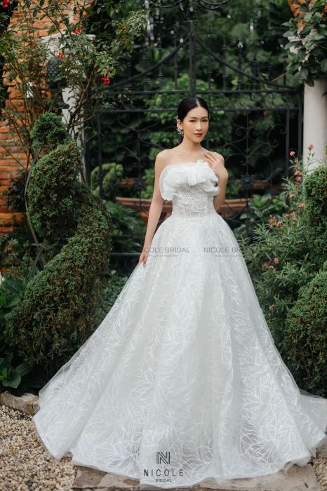 Ảnh của Nicole Bridal