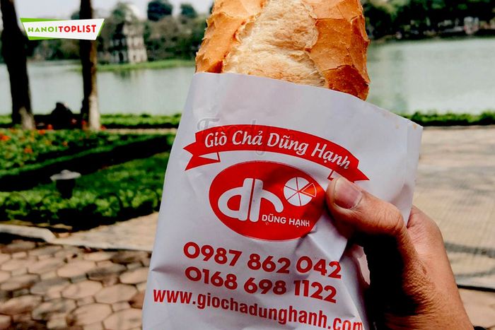 banh-mi-dung-hanh-dac-san-cha-tuoi