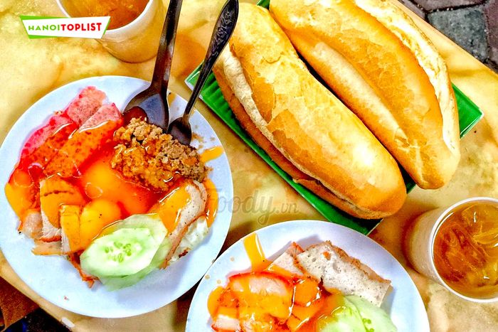 Bánh mì Trâm Hà Nội - Đặc sản phố cổ đậm đà hương vị