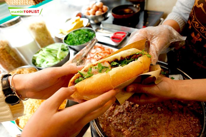Bánh mì Phố Cổ - Tinh hoa ẩm thực Hà Thành