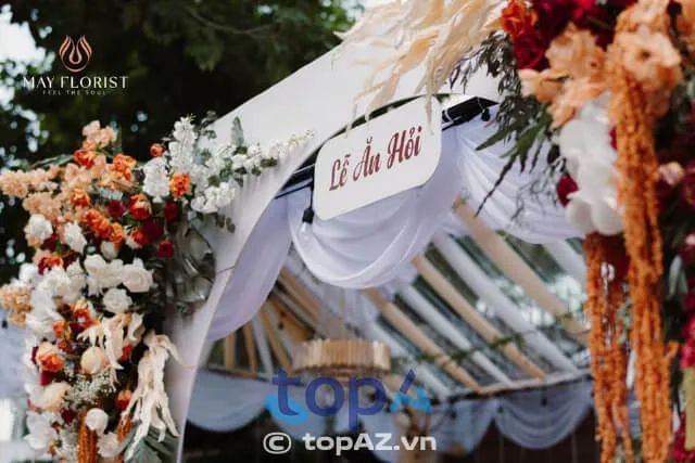 Địa chỉ vàng trang trí hoa cưới cao cấp tại Tây Hồ
