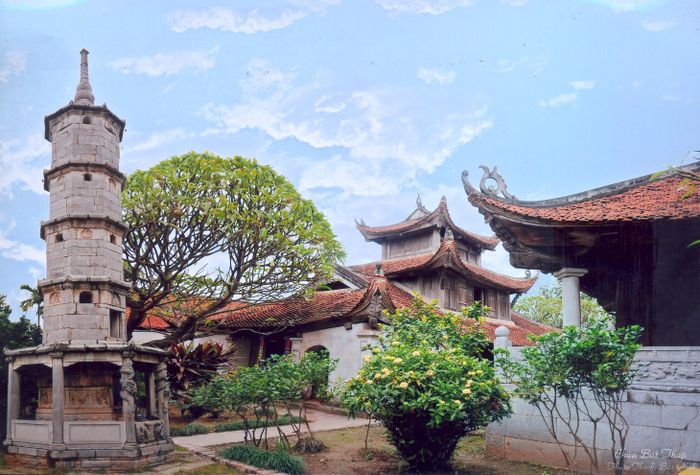 Toàn cảnh kiến trúc Chùa Bút Tháp nhìn từ trên cao